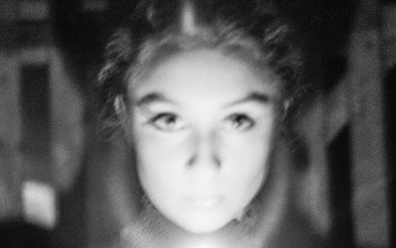 Underground - Anne - Paris - 2004