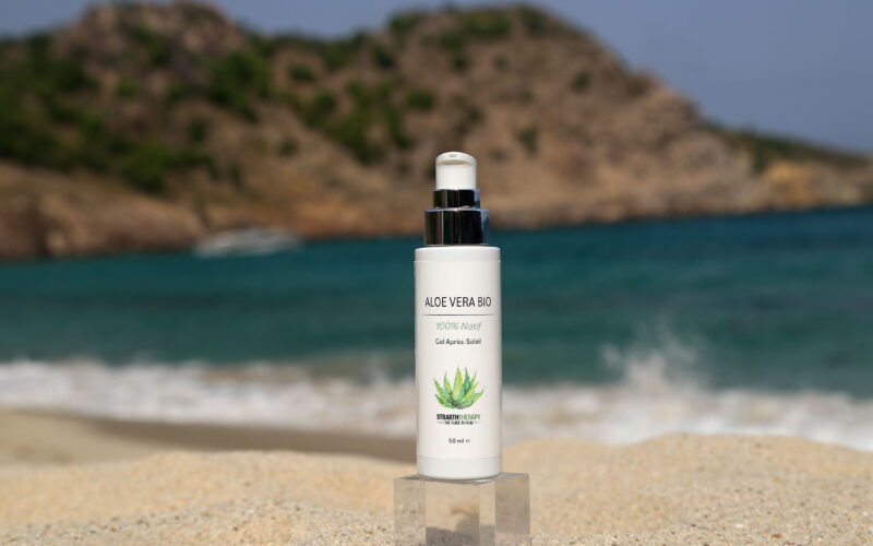 Création de l'étiquette illustrée du gel après soleil bio de StBarthTherapy - July On The Moon