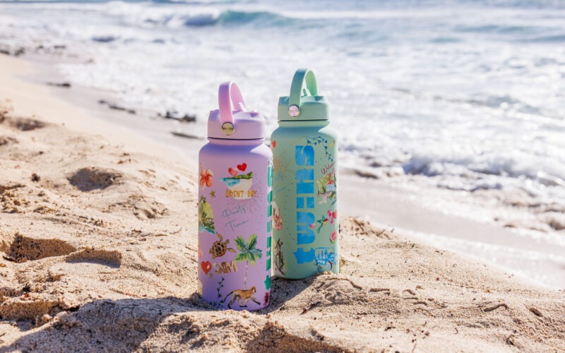 Création d'une gourde illustrée à l'aquarelle pour Twins Sportswear sur Saint-Martin et Saint-Barth - July On The Moon