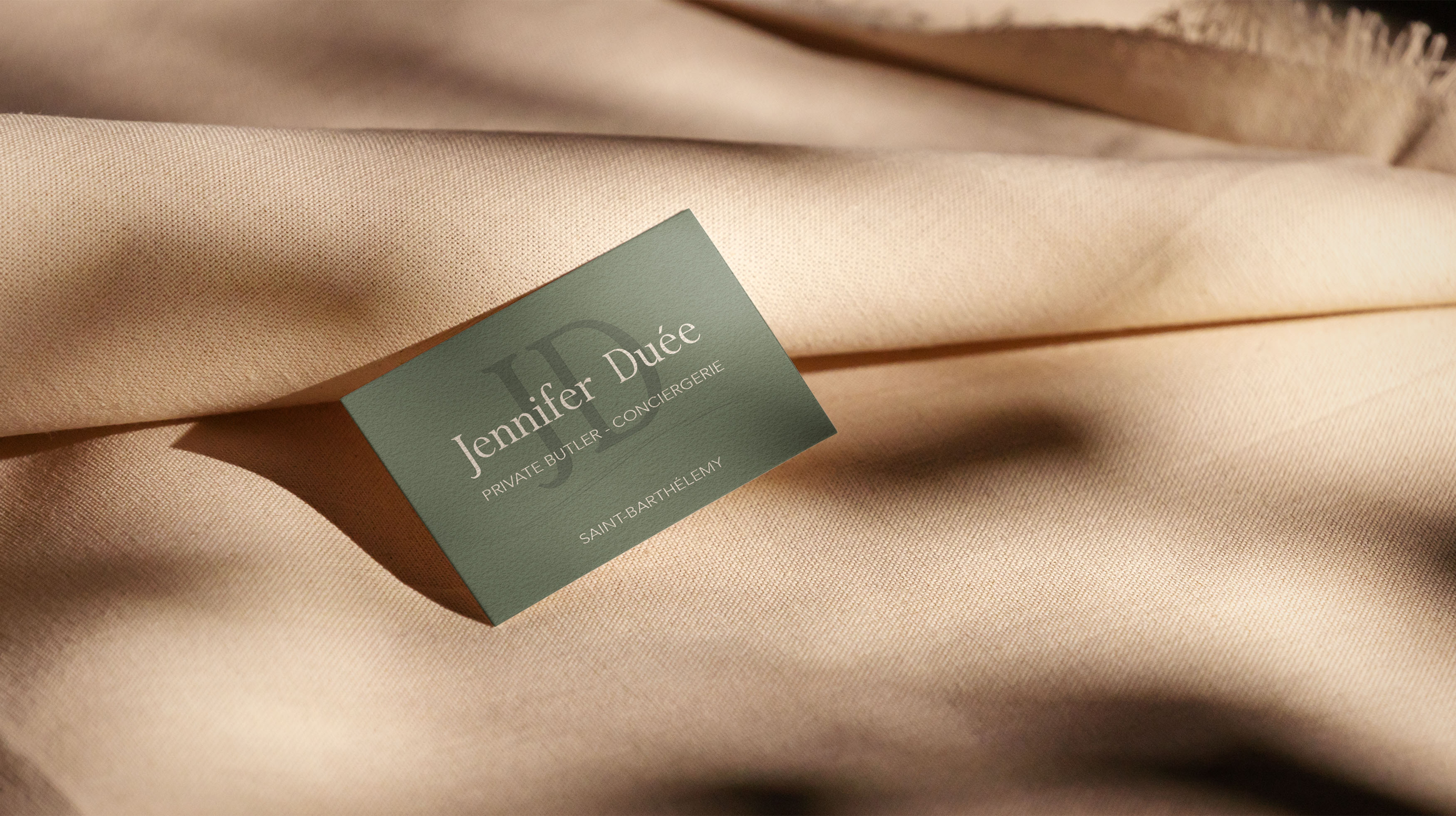 Création des cartes de visite de la butler Jennifer Dué - July On The Moon