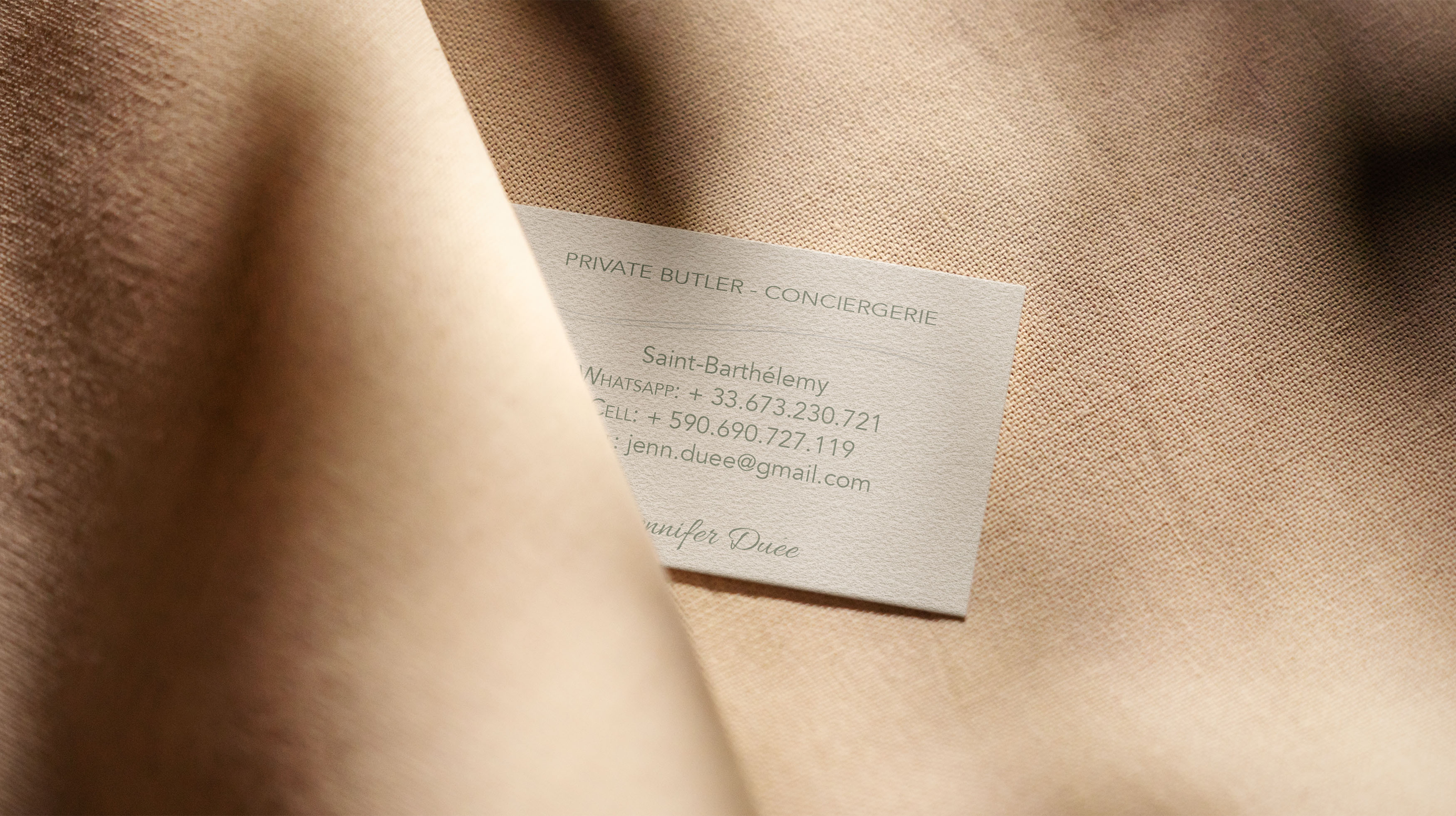 Création des cartes de visite de la butler Jennifer Dué - July On The Moon